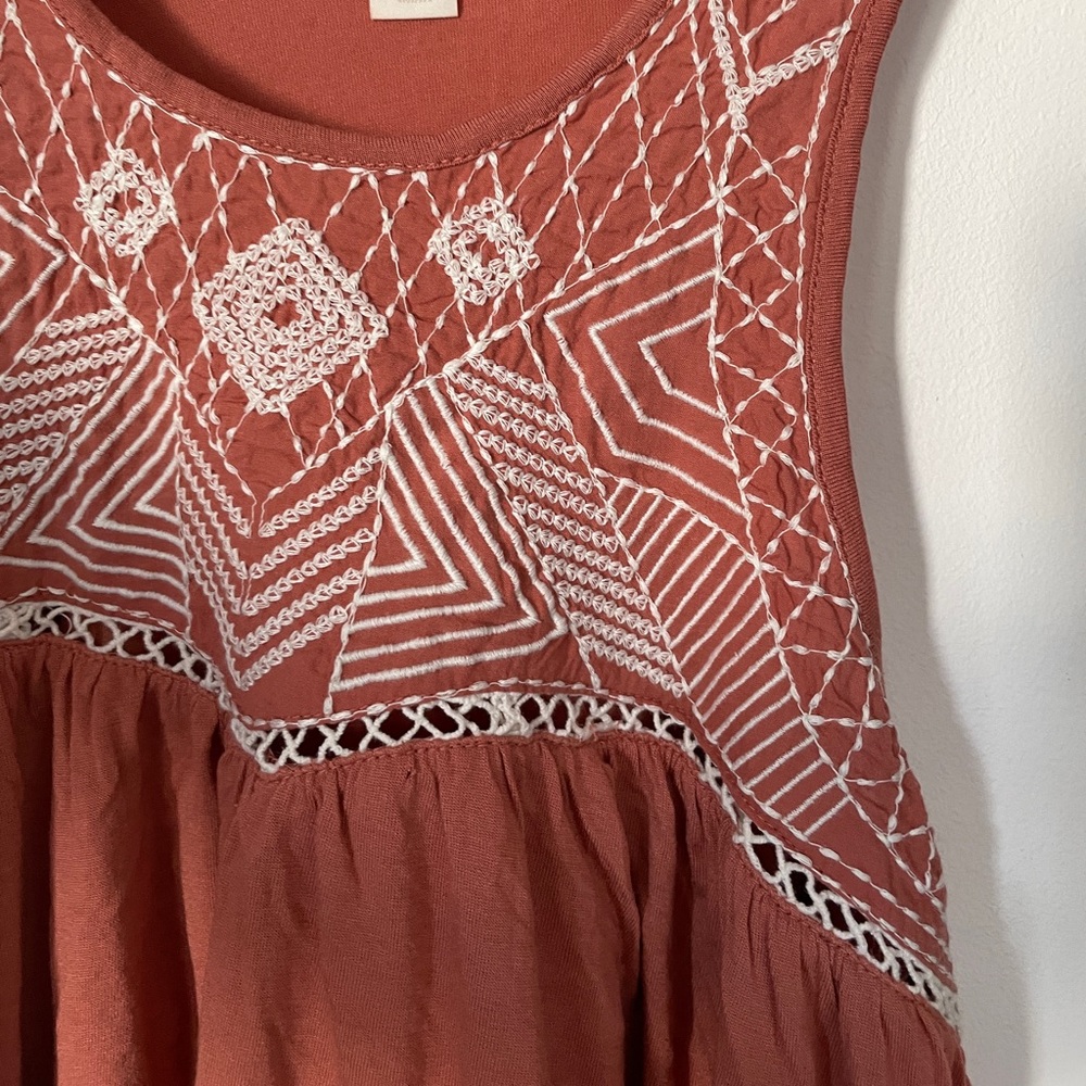 🤩 Forever 21 crop top with embroidered yoke and gathers - Picture 2 of 5